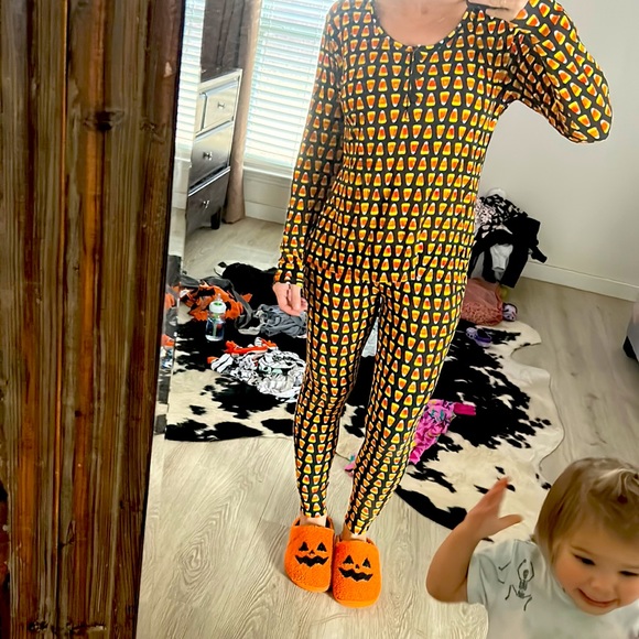 Little Pajama Company Co Candy Corn Women’s Pjs size M - Picture 3 of 5